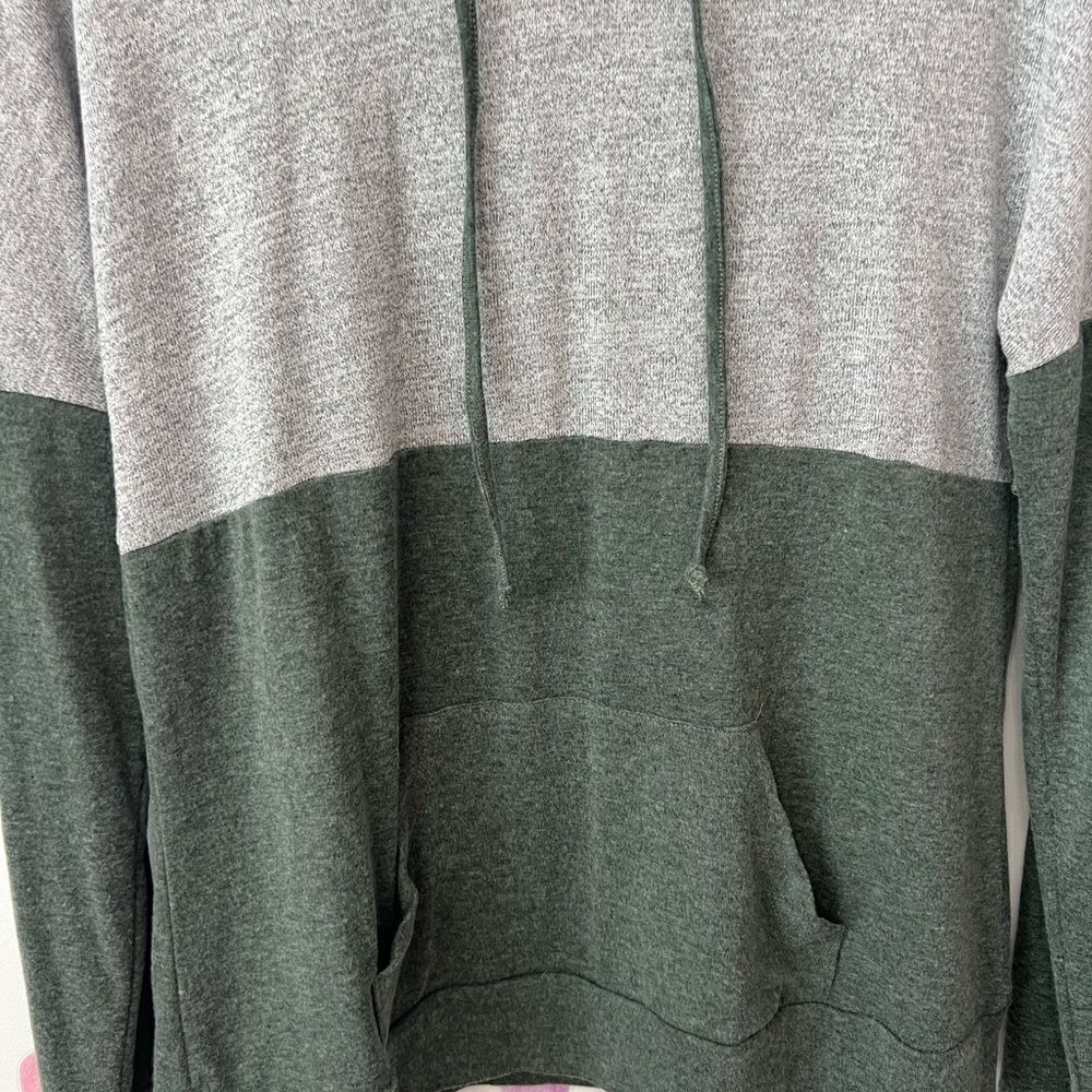 Color block soft light hoodie - Picture 3 of 3